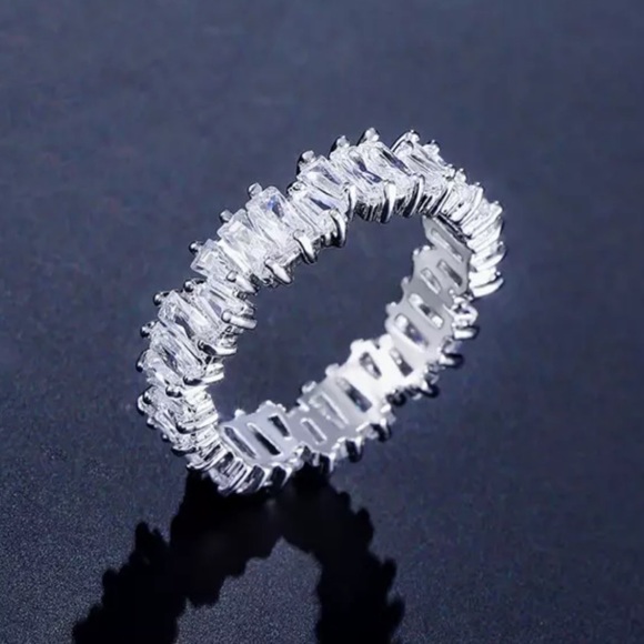 3/30$ Silver Baguette Cubic Zirconia Ring -Size 7 - Picture 4 of 5
